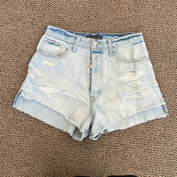 Abercrombie & Fitch Pants - Abercrombie high rise mom short